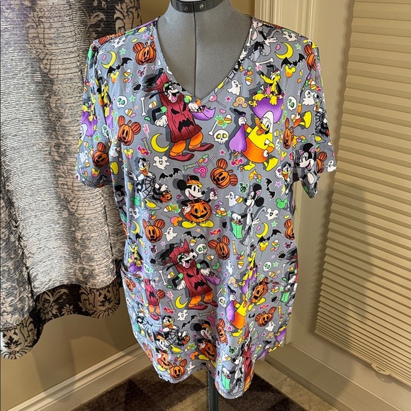 Disney Scrubs Top Halloween Mickey Minnie Goofy Donald Duck V-Neck Women's XL - Picture 1 of 14
